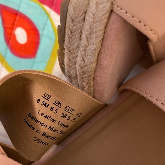 Sandals - Picture 5 of 5